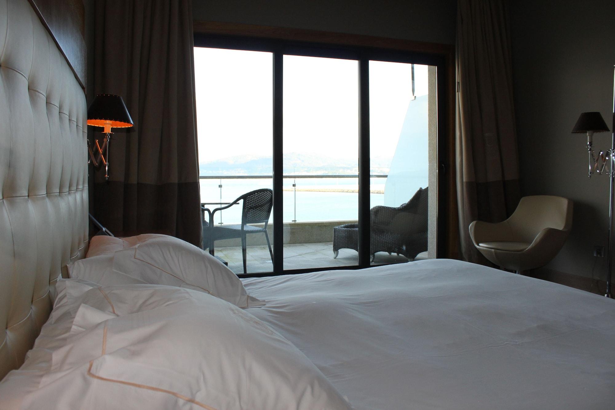 Pazo Los Escudos Hotel Spa & Resort فيجو المظهر الخارجي الصورة A room at the hotel
