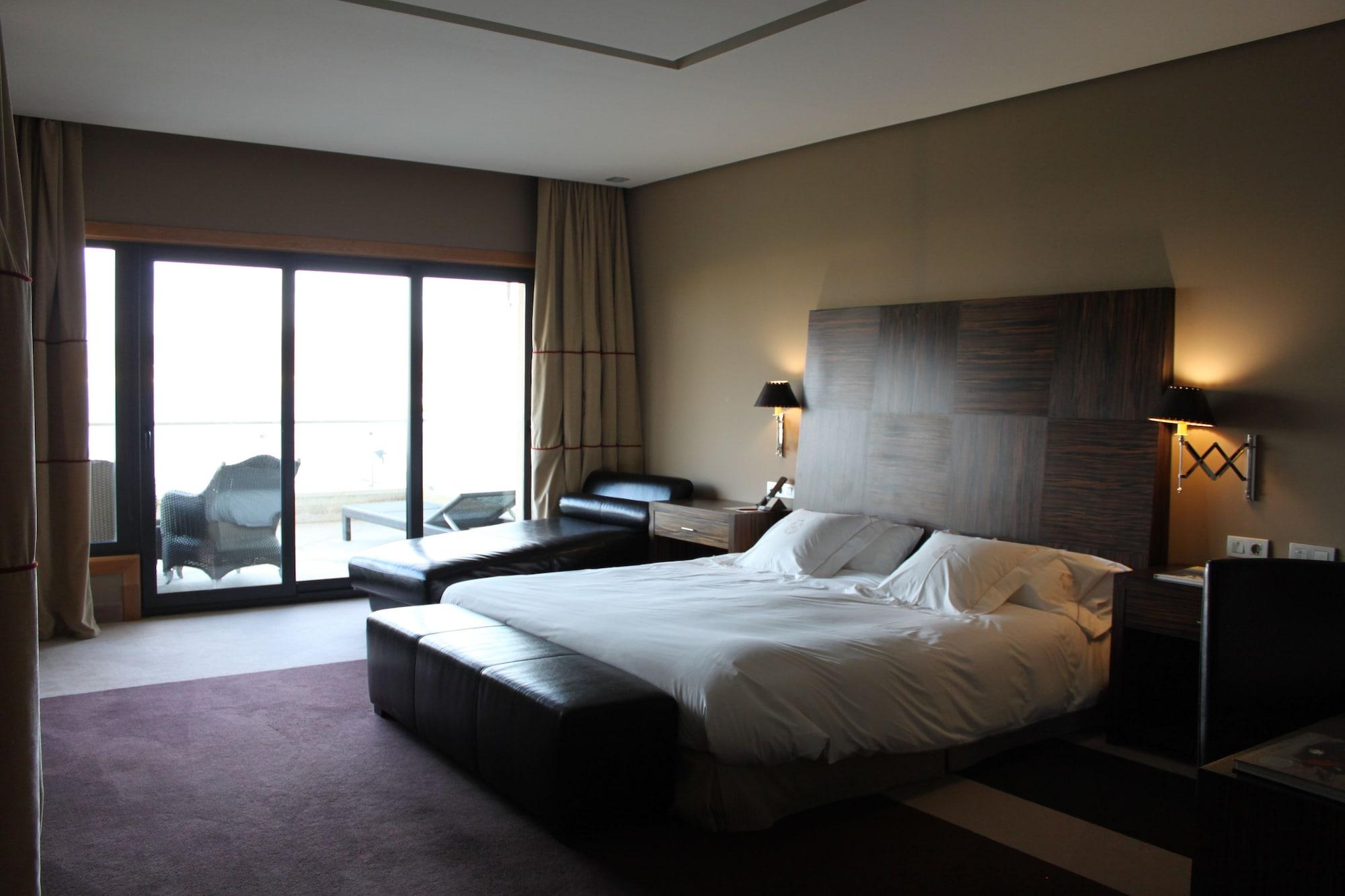 Pazo Los Escudos Hotel Spa & Resort فيجو المظهر الخارجي الصورة A room at the hotel