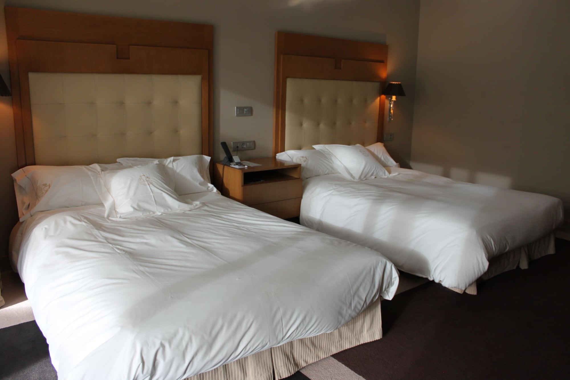 Pazo Los Escudos Hotel Spa & Resort فيجو المظهر الخارجي الصورة A room at the hotel