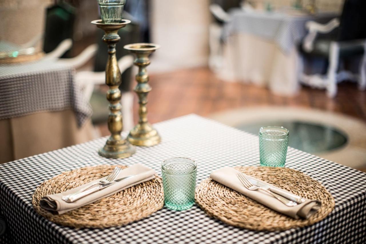 Pazo Los Escudos Hotel Spa & Resort فيجو المظهر الخارجي الصورة A place setting
