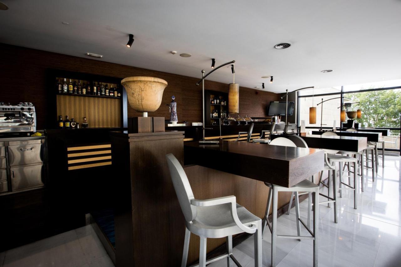 Pazo Los Escudos Hotel Spa & Resort فيجو المظهر الخارجي الصورة The bar